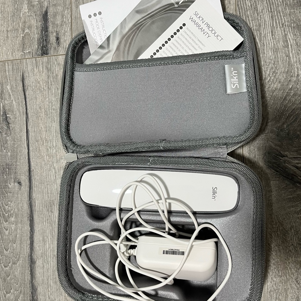 Silk'n Hair Removal Device with Case